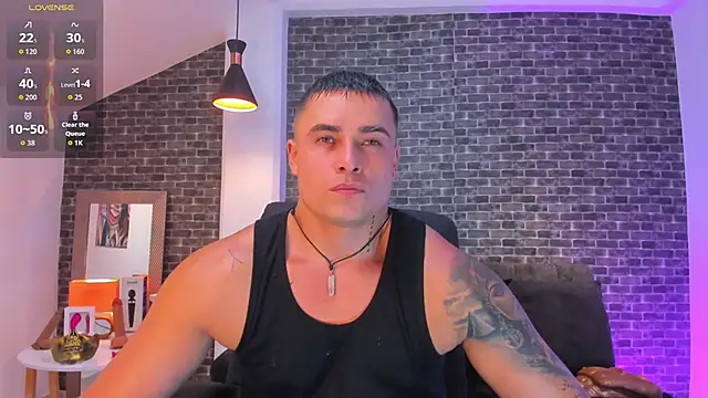 connorsmiith online show from September 28, 12:41 am