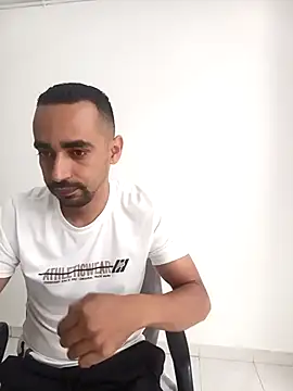 stivenlujan69 online show from April 11, 6:55 pm