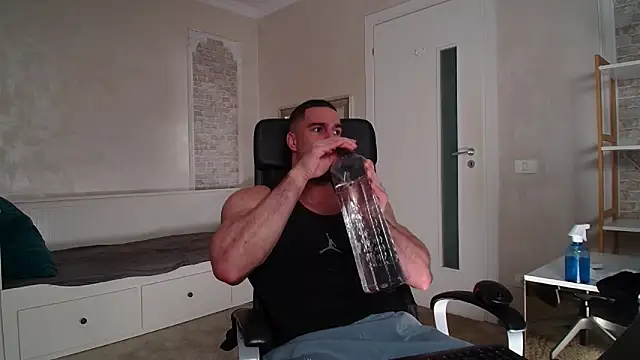 IvanHydee online show from March 14, 5:47 am