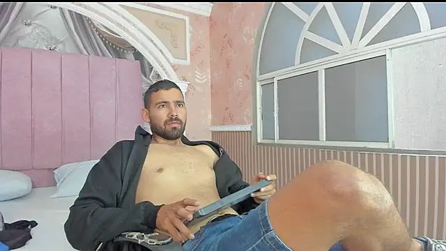 magnus serket online show from December 2, 11:46 am