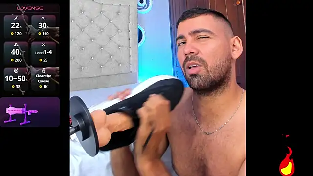 magnus serket online show from April 18, 11:44 am