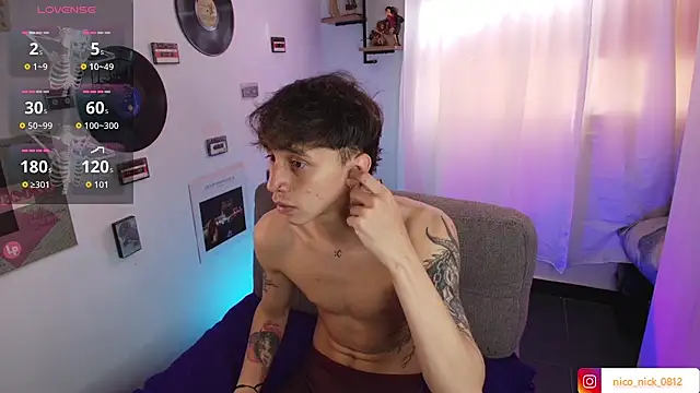 Snapshot of Nick_Bangover_ chatting on September 15, 7:59 pm Nick Bangover  online show from September 15, 7:59 pm