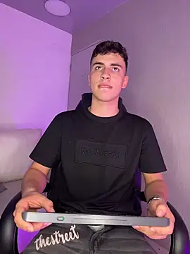 AdrianRinaldi online show from March 15, 8:48 pm