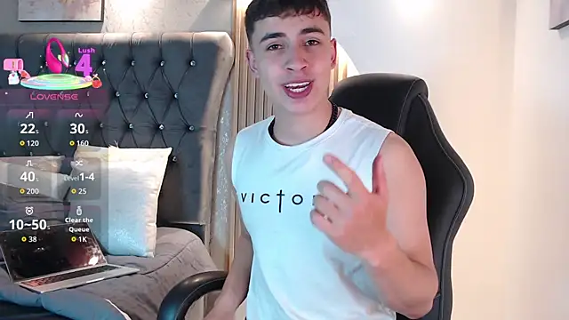 AdrianRinaldi online show from June 9, 8:21 pm