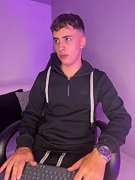 AdrianRinaldi online show from March 13, 8:37 pm