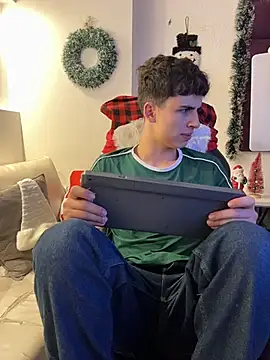 AdrianRinaldi online show from December 17, 8:15 pm