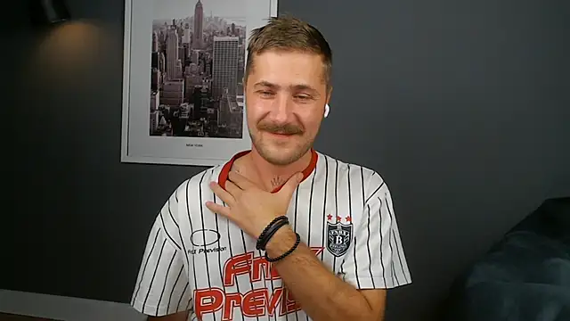 Mr At  online show from October 29, 7:22 am