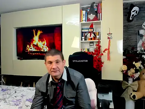 SpartacusDaddy48 online show from March 13, 1:02 am