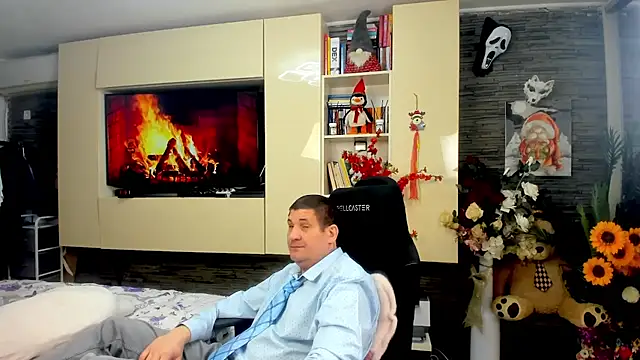 SpartacusDaddy48 online show from March 21, 3:21 am