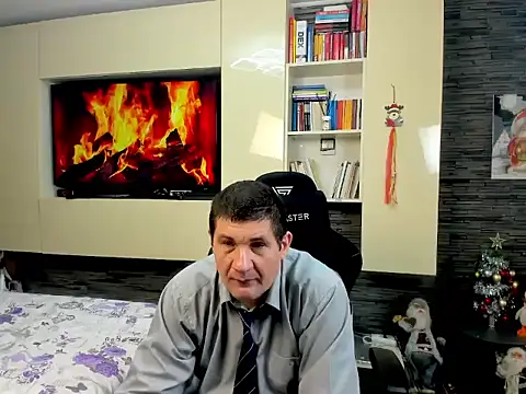 SpartacusDaddy48 online show from February 15, 4:04 pm