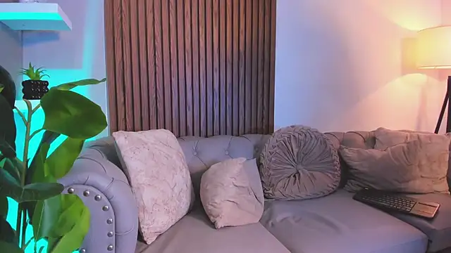 Maximo Wolff online show from April 8, 7:22 pm