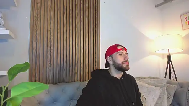 Maximo Wolff online show from April 15, 8:09 pm