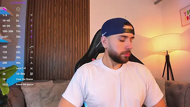 Maximo Wolff online show from March 2, 8:05 pm