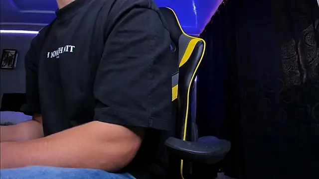 alexgiraldo   online show from November 10, 12:43 pm