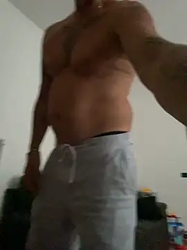 Snapshot of Maurinho3005 chatting on October 12, 6:18 am Maurinho3005 online show from October 12, 6:18 am