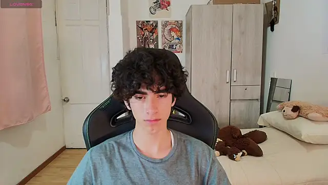 Nude Boy18 online show from April 3, 3:03 am