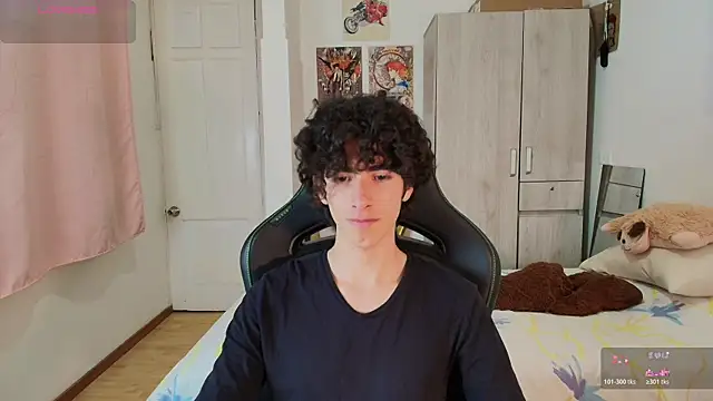 Nude Boy18 online show from April 16, 12:43 am