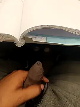 hotboy43339 online show from February 3, 6:22 am