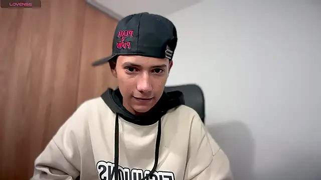 Toy boy777 online show from February 9, 6:18 am