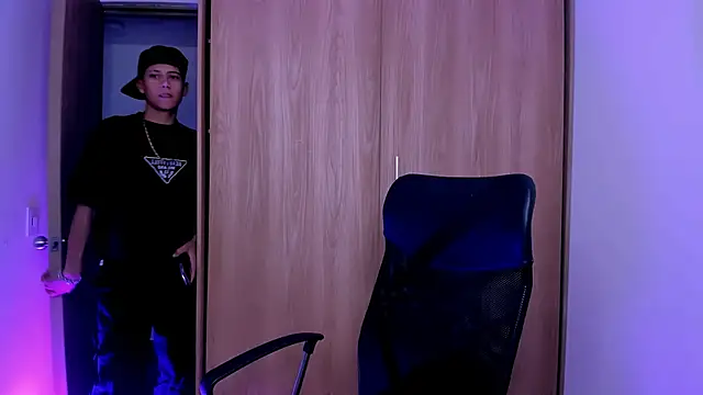 Toy boy777 online show from February 18, 9:01 pm