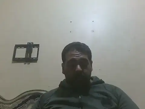 elpoop7305 online show from April 15, 11:48 pm