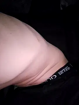 Romance32 online show from April 4, 8:55 am