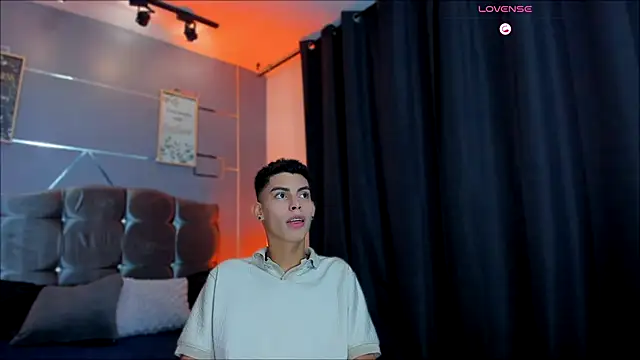 Room 69x online show from October 27, 3:42 am