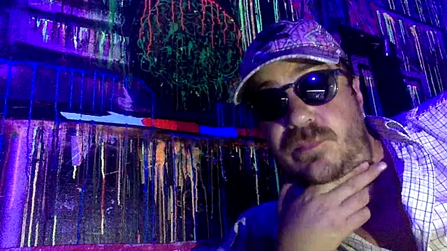 3615-ULLA online show from April 18, 8:31 pm