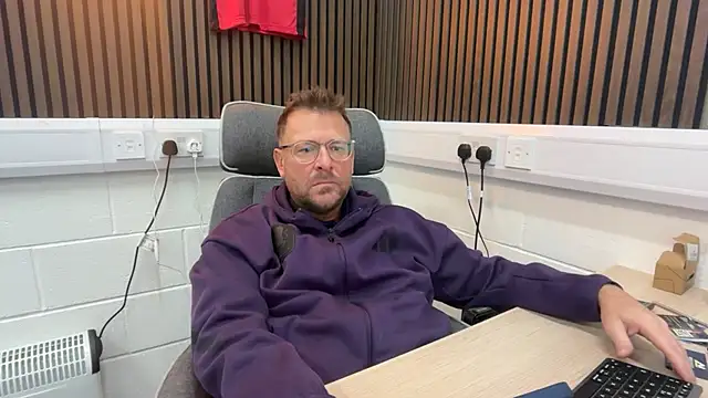 bilf1978 online show from March 9, 7:35 am