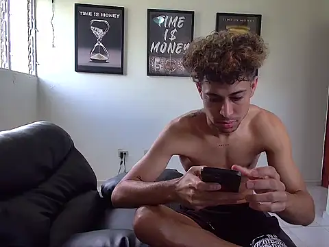 Dollarhot30 online show from March 18, 2:31 pm