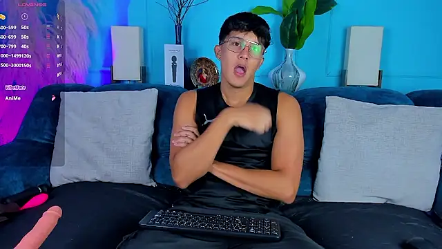 Leo Savage  online show from January 14, 3:00 am