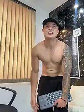 Alexander ferre online show from April 5, 2:02 pm