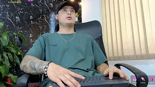 Alexander ferre online show from March 2, 1:40 pm