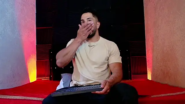 ZaneMaveric online show from July 28, 2:05 pm
