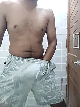 COme8989 online show from February 9, 12:10 pm