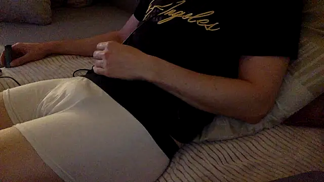 Breezydicksn online show from November 19, 6:30 pm