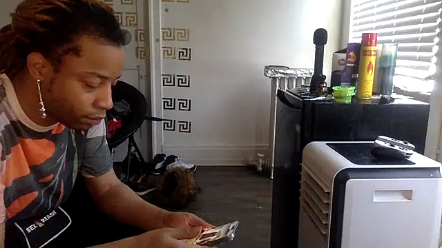 Diodre Benyoon online show from April 19, 10:12 pm