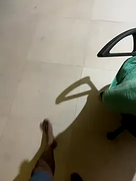 Johncockhot13690 online show from October 20, 6:34 pm