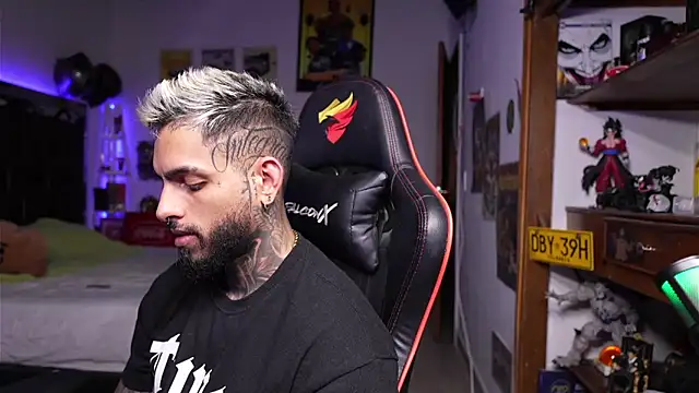 logan hugh8 online show from April 9, 6:19 am