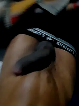 negrobrazil92 online show from July 18, 5:03 am