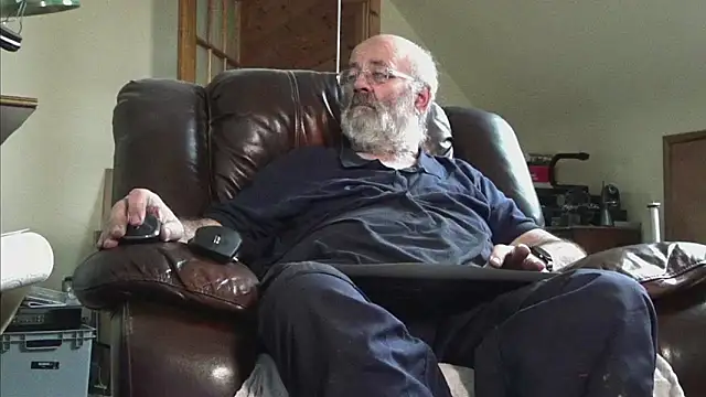 janzer13 online show from December 18, 1:40 pm