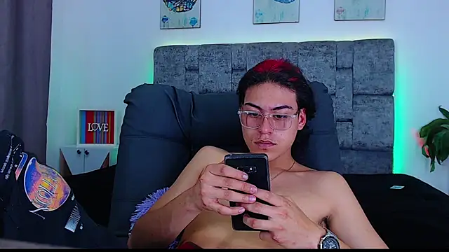 dirty model online show from October 4, 4:28 am