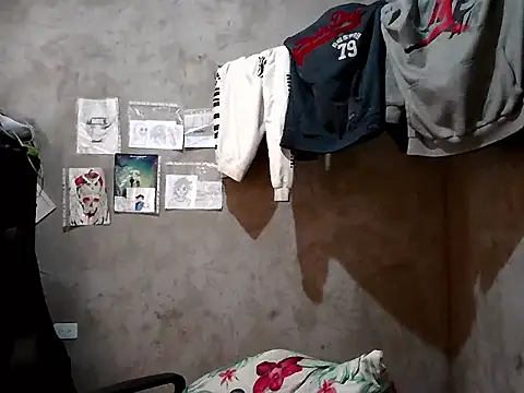 dirty model online show from April 20, 7:49 pm