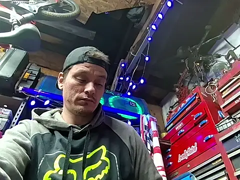 twistafatpipe online show from February 24, 8:59 am