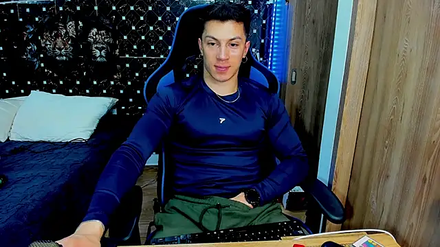 javiersexymann online show from July 27, 12:06 am
