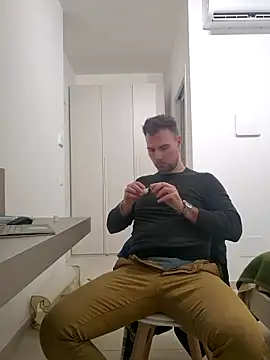 mrlyuis online show from December 16, 5:31 pm