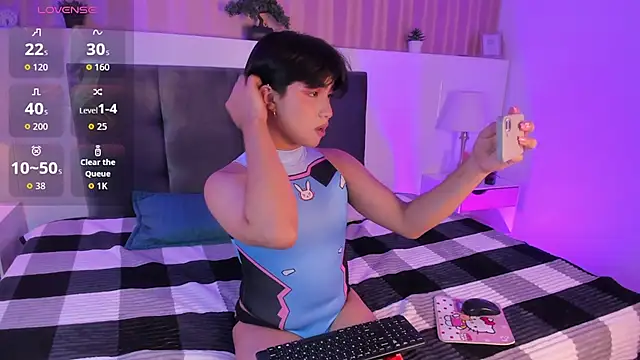 Creamy Angelo online show from September 17, 4:24 am