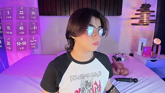 Creamy Angelo online show from April 6, 4:42 am