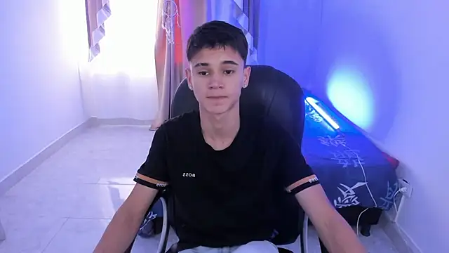 Aron Boyy online show from November 10, 8:25 pm