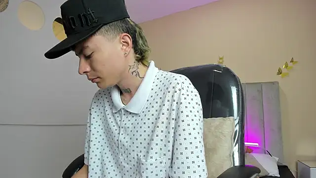 Nascary Fox online show from May 31, 12:48 pm
